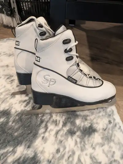 CCM Ladies Skates Size 7, View more