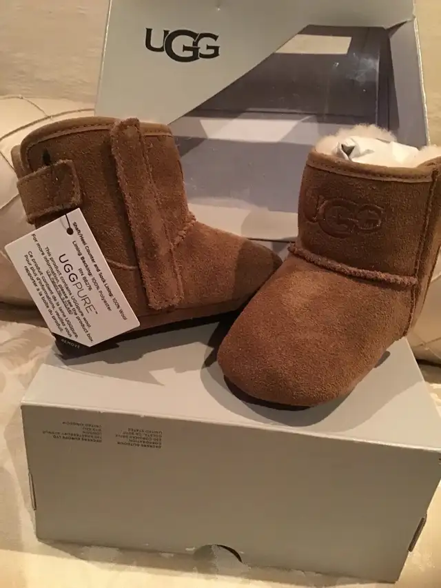 UGG Infant JESSE II BOW Boot CHESTNUT Brown Suede  in Clothing - 0-3 Months in Markham / York Region - Image 4