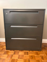 Filing Cabinet, lateral 3 drawer