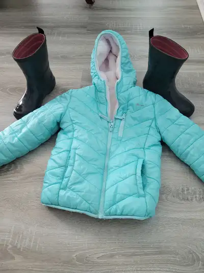 Manteau automne 7/8 et bottes de pluie, View more