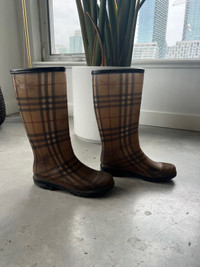 Burberry Rainboots - Size 8.5 / 40 - $150