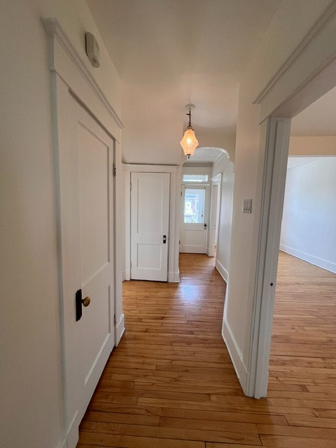 Villeray, 2 chambres fermées, 2e étage, balcon — photo 1