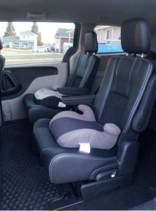 2017 Dodge Grand Caravan SE; low kms; no tax; 17,500 obo Cars