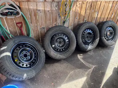 Toyo 235/65/17 winter tires on rims 5x114.3 mm bolts pattern