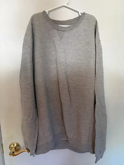 Men’s Zara Essentials Grey Sweatshirt Size XL, View more
