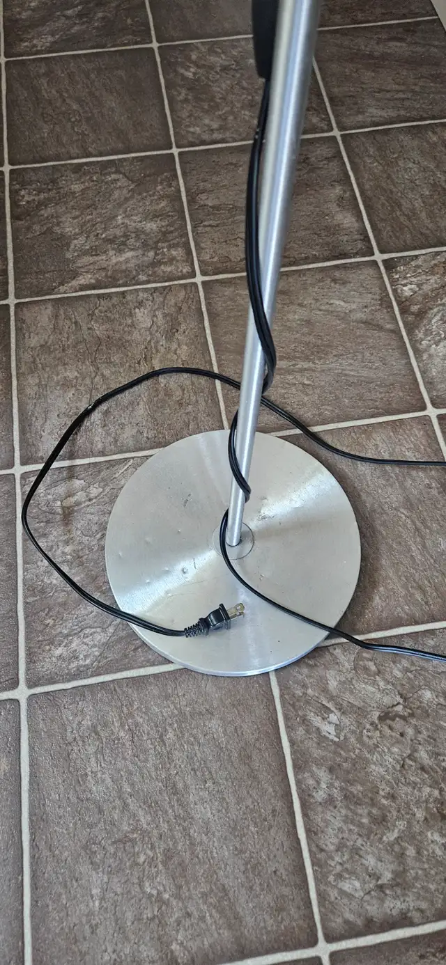 Floor Lamp549769166340771844