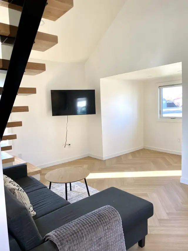 Airbnb in Fort MacLeod (entire house) in Alberta in Canada - Image 11