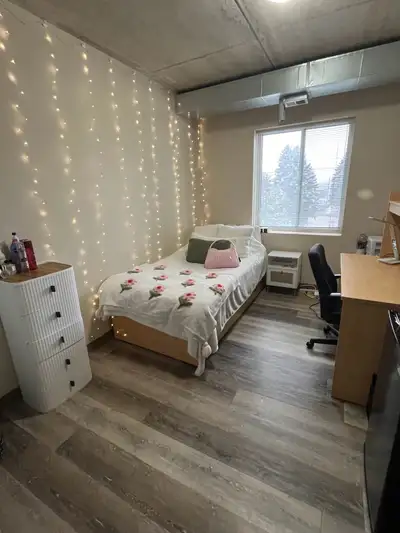 LESTER ST LOCATION | $590 ALL INCLUDED! Summer sublet Minutes walking distance to UW & WLU Private f...