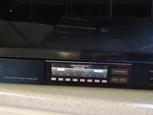 Sansui P-L75 Computerized Full Auto DD Turntable in Stereo Systems & Home Theatre in Mississauga / Peel Region - Image 8