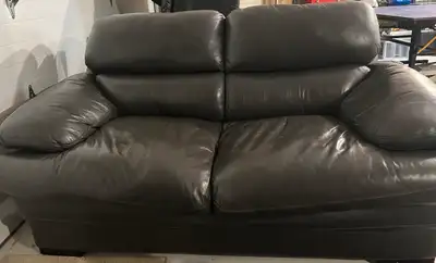 Used Leather couch Free Delivery Non smoking household Price negotiable