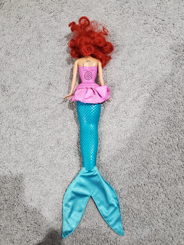 2012 Mattel Disney The Little Mermaid To Princess Singing Doll in Toys & Games in Belleville - Image 4