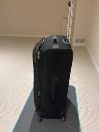 GET READY FOR TRAVELING! SAMSONITE Suitcase - Mint Condition