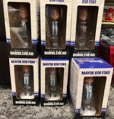 *OFFICIAL Rob Ford Bobblehead! -Wearing Chain of Office $100 *ROB FORD BOBBLEHEAD TUXEDO BRAND NEW I...