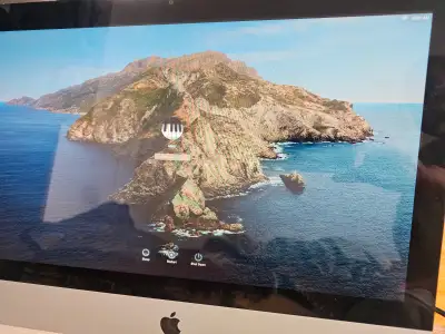 //iMac 21.5 inch 10.1 Early 2009/, View more