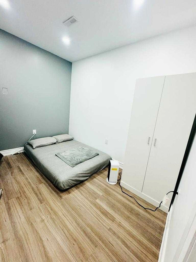 Private room for rent in walkout apartment next to Shopper world in Room Rentals & Roommates in Mississauga / Peel Region - Image 4
