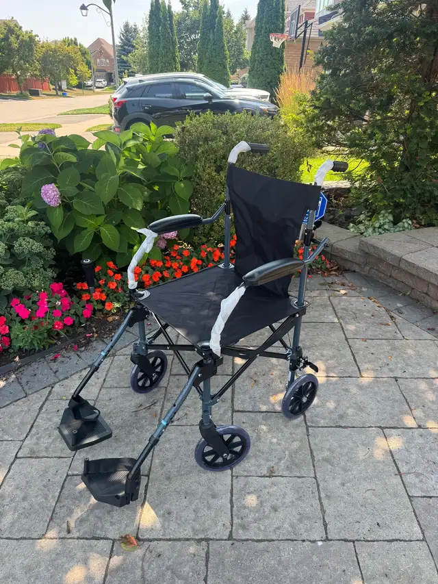 DRIVE MEDICAL TRAVEL LITE TRANSPORT CHAIR NEW  in Health & Special Needs in Oshawa / Durham Region - Image 2