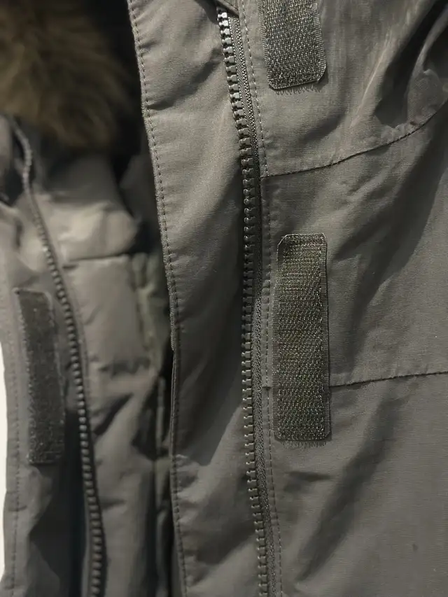 The North Face Women's Arctic Parka in Women's - Tops & Outerwear in City of Montréal - Image 7
