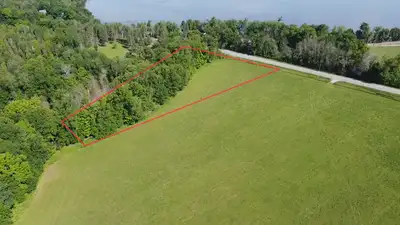 Unique building lot for sale at River Road, near Renfrew.