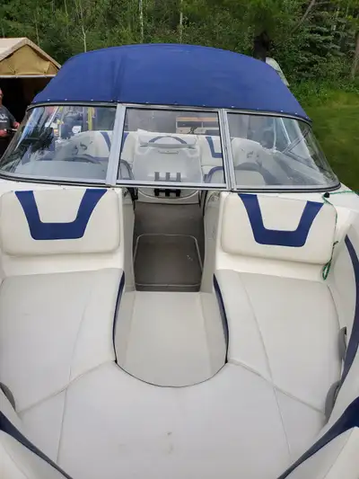 Great fun little boat, low hrs, well maintained, Boat and Upholstery in excellent condition, Bayline...