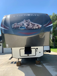 2014 Forest River Cherokee  BH 5th Wheel