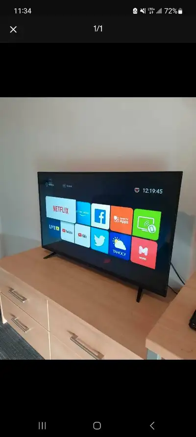 In excellent condition Wifi ready Includes remote and power supply