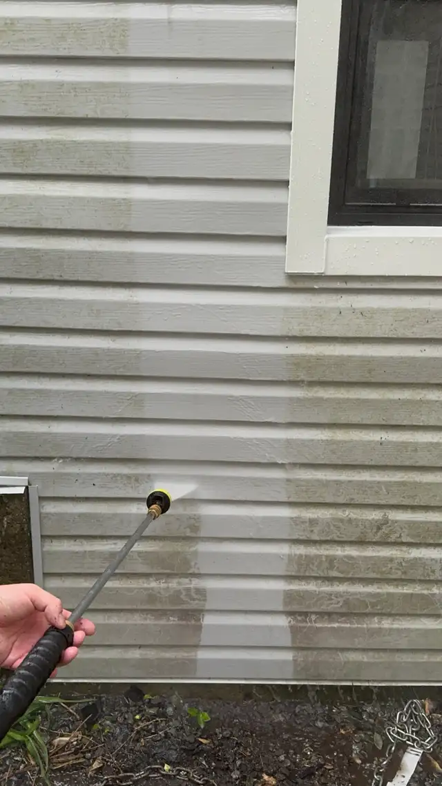 Pressure Washing – Siding, Decks, Driveways & More in Fence, Deck, Railing & Siding in Ottawa - Image 2