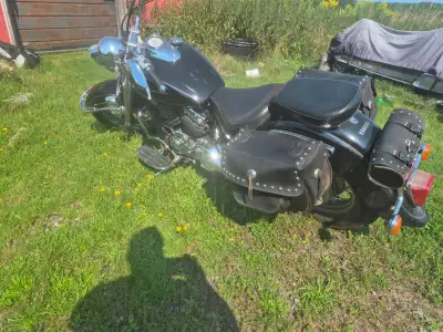 A 2000 yamaha 650 vstar classic in great shape