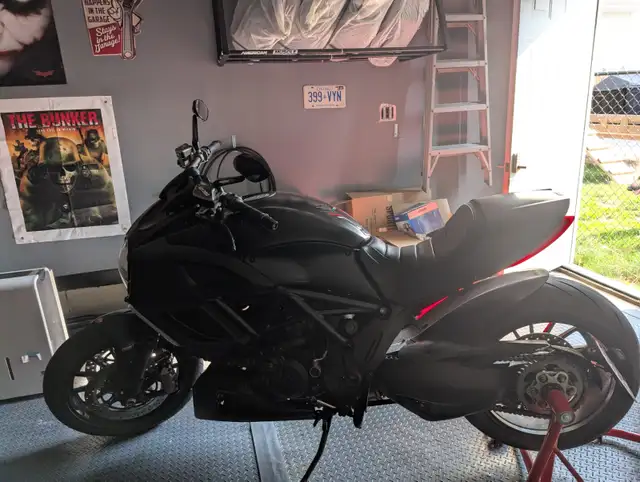 Ducati Diavel 2013 in Sport Bikes in Sudbury - Image 2
