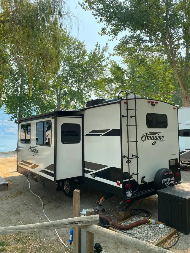 2021 Grand Design Imagine 2600RBath RV in Travel Trailers & Campers in Delta/Surrey/Langley - Image 2