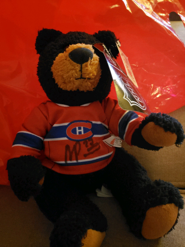 Alex Romanov Signed Bear in Arts & Collectibles in Mississauga / Peel Region