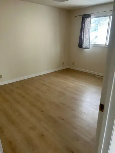 1 Bedroom and washroom for rent in shared house