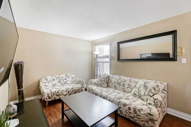 House for rent in Long Term Rentals in Mississauga / Peel Region - Image 3