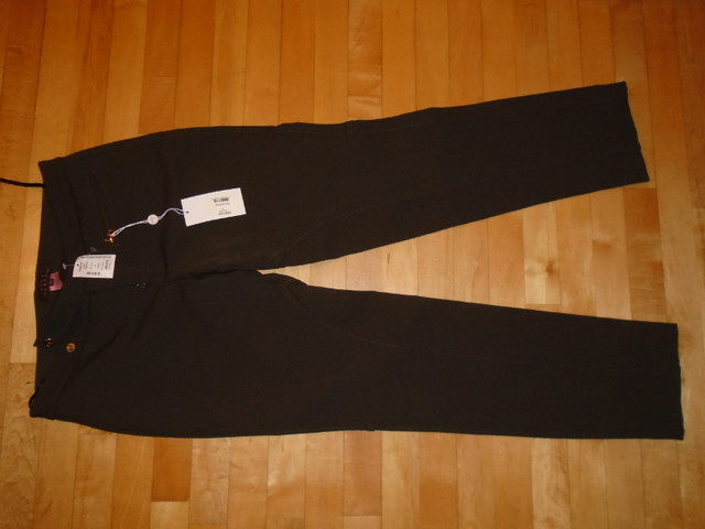 Pantalon femme neuf, grandeur 10 ans, VAUT 454$,  Tartan dans Femmes - Pantalons et shorts  à Longueuil/Rive Sud