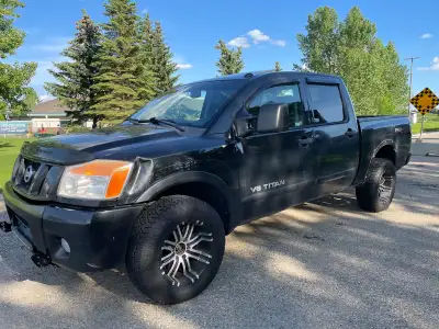 Titan Pro4x P.windows P.locks P.seats P.mirrors P.sunroof P.rear window Immaculate interior (fresh d...