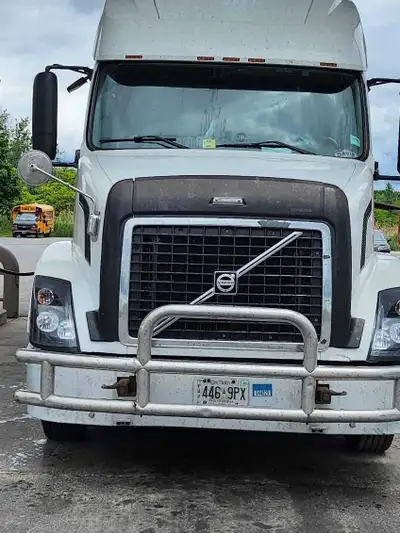 D 12 engine 13 speed 1826197 KM For more information contact : 647 228 1780