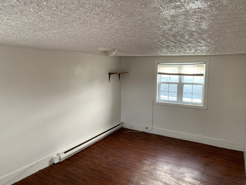 Multiple Rooms … immediately available Room Rentals & Roommates