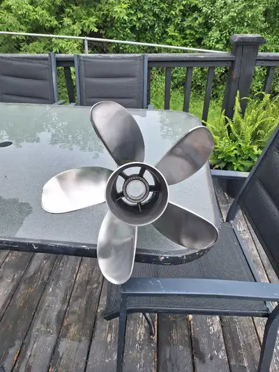 Mercury racing maximus lab finished 5 blade rh prop. 15x34 part # 48-889972-34 ybylol. $ 2 ,250 obo...