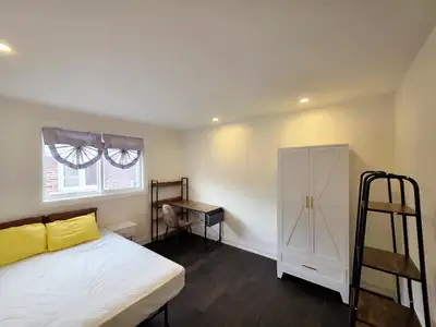 ⭐️ Cozy and Bright Private Room Available May 1! A spacious private room with large window on the ma...