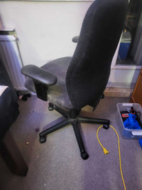 FREE COMPUTER CHAIR