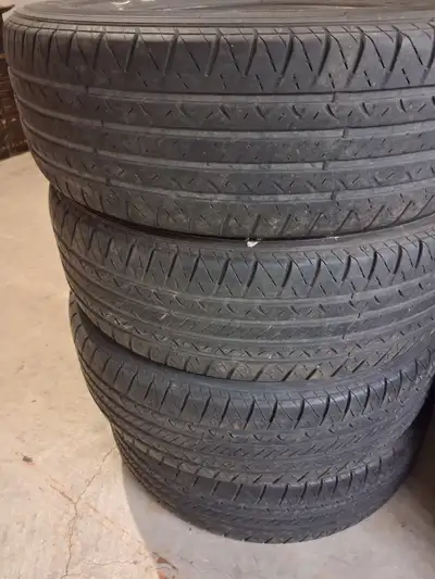 Tire: Kelly Edge A/S Size: 215/70R16 DOT: 0718 (made 2018; about 8 years old) Tread: ~ approx 40% re...