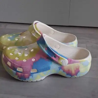 CROCS PLATE-FORME MARBRÉS, View more