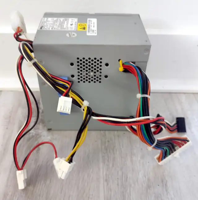 ORIGINAL DELL DESKTOP POWER SUPPLY/BLOC ALIMENTATION W8185 305W in System Components in Laval / North Shore - Image 4