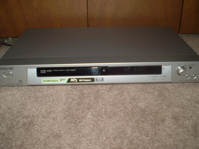 SONY CD/DVD PLAYER DVP-N S415 / WITH REMOTE in Video & TV Accessories in Thunder Bay - Image 2