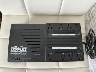 batterie secours.. tripp lite AVR550U..., View more