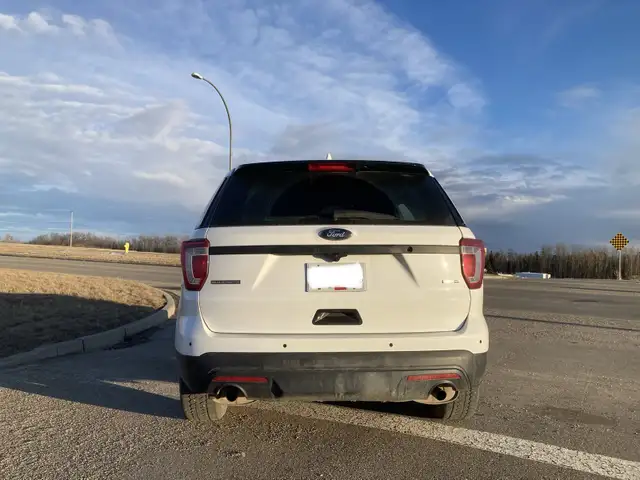 2017 Ford Police Interceptor Utility in Cars & Trucks in Fort St. John - Image 6