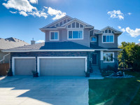 7 Bed House w Triple Garage in SPRUCE GROVE! 1/4 acre lot WOW!