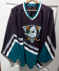 Hockey - Anaheim Mighty Ducks collectors jersey