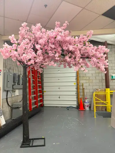 Looking for a beautiful floral statement piece for a wedding, reception, event, venue, photoshoot, o...