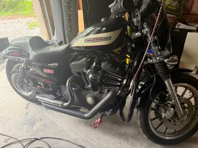 Mechanic owned past 5 years , tires and brakes have less than 1000km on them. New stater and regulat...
