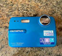 Olympus Stylus Water 550WP 10MP Digital Camera w/3x Zoom Blue